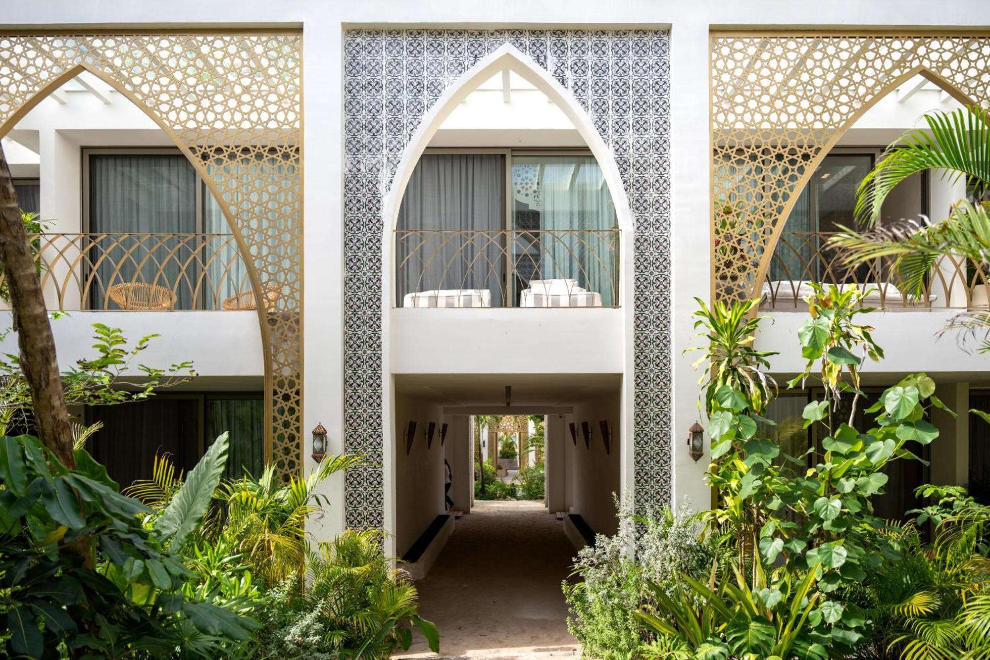Sana Beachfront Boutique Hotel