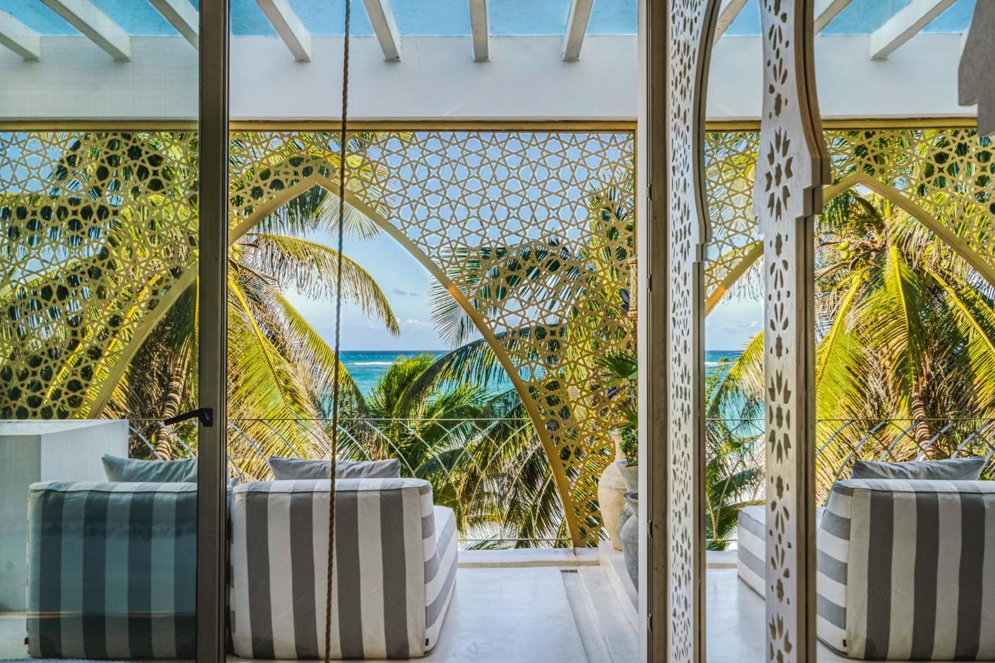 Hotel Sana Beachfront Boutique 5*