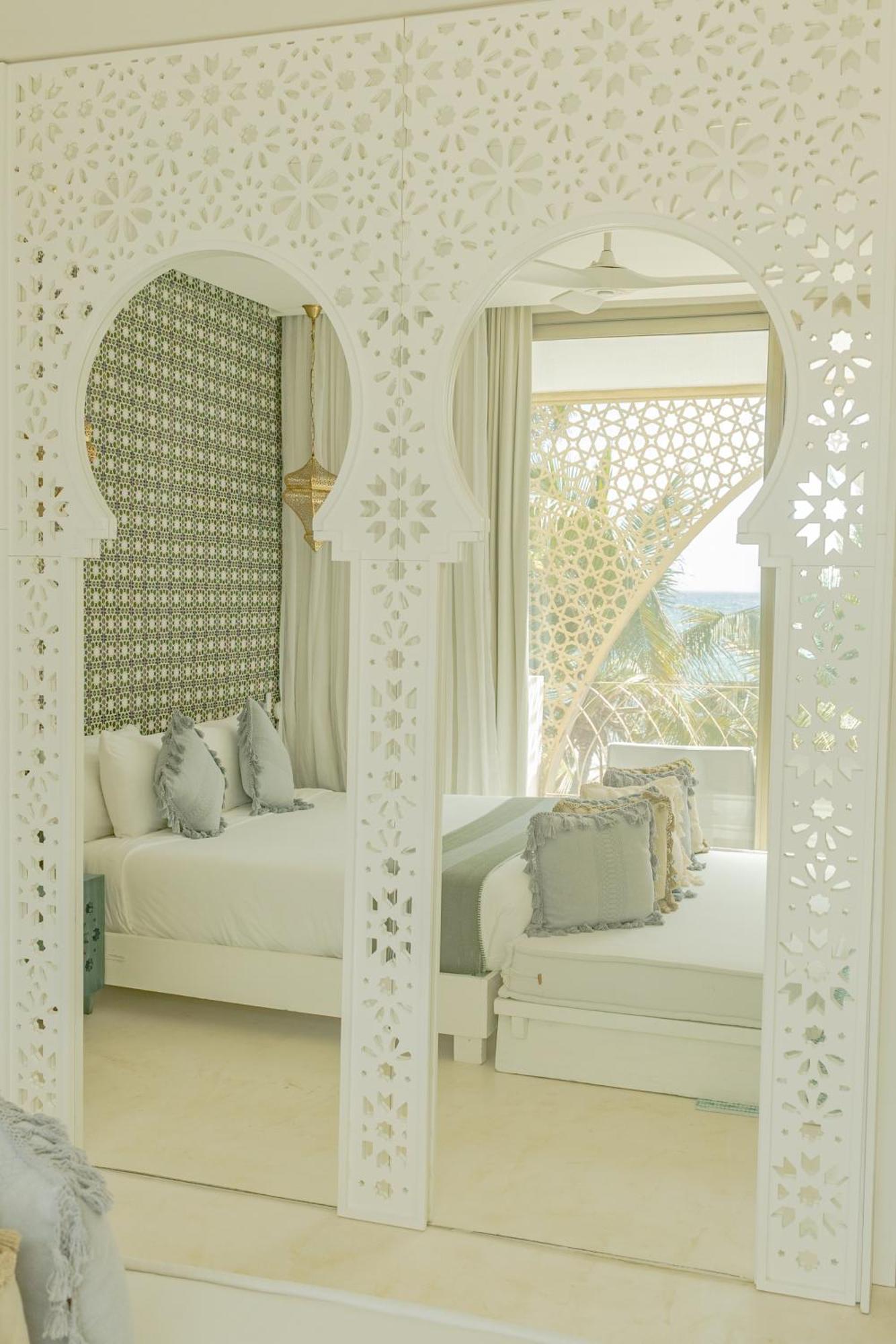 Sana Beachfront Boutique 5*